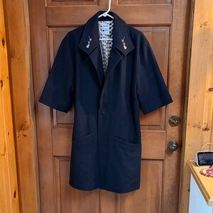 Shell Corp Wool Black Short Sleeve Coat with Floral Design on Collar Size L